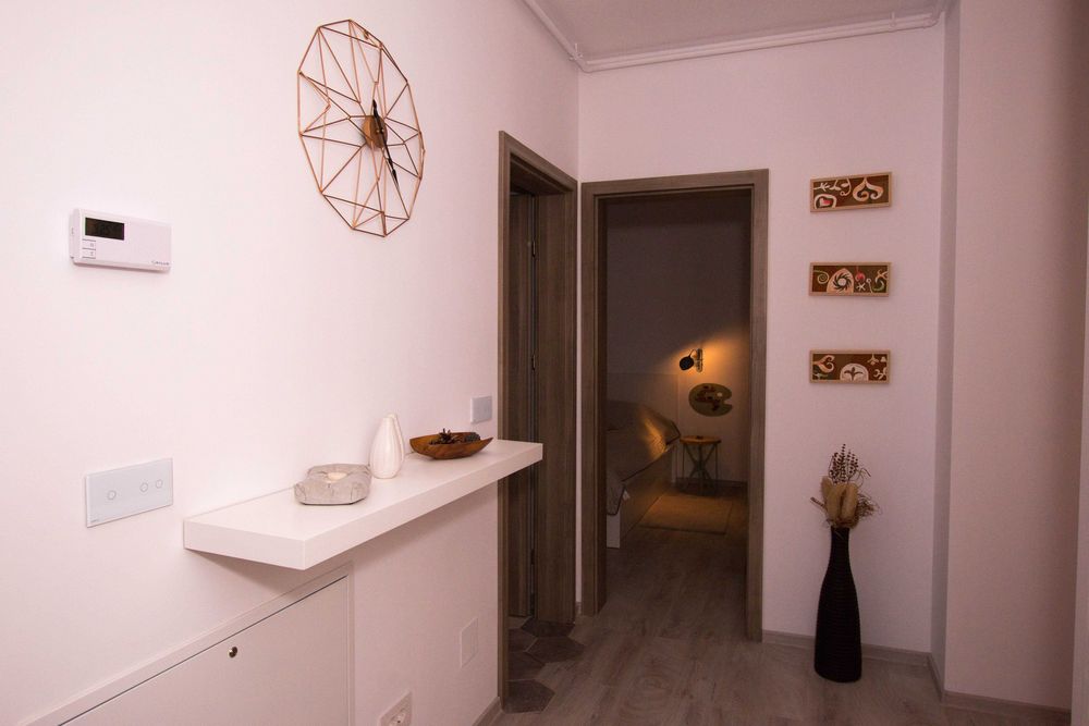 Inchiriez apartament 2 camere, zona Aradului-Iris, loc parcare suprateran