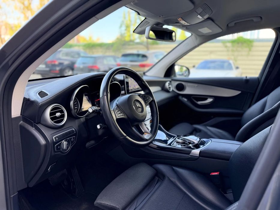Mercedes-Benz GLC AMG / Airmatic / Blid Spot / MB CONNECT / Garantie