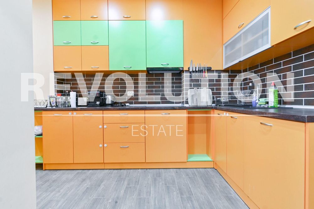 Продава се Четиристаен апартамент в София, Център - 199 кв.м за 3332 €/кв.м - Снимка #4