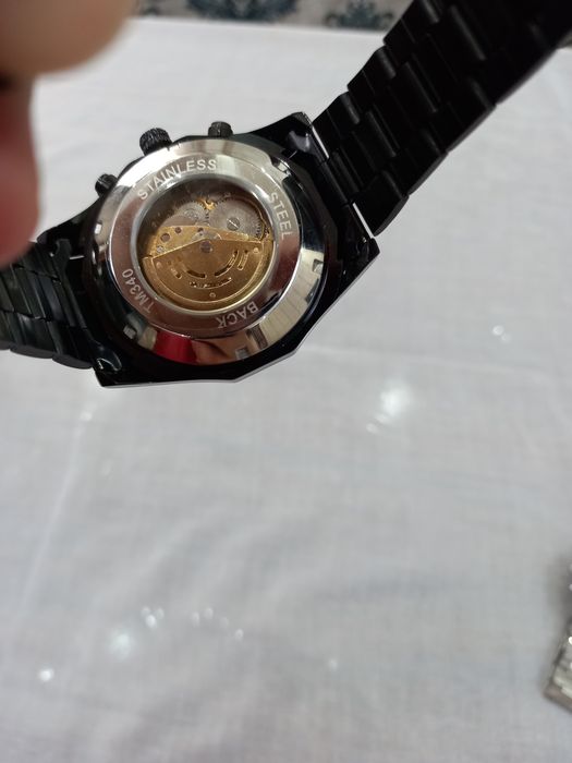 Qo'l soat erkaklar uchun   Zanglamas orginal Srochno