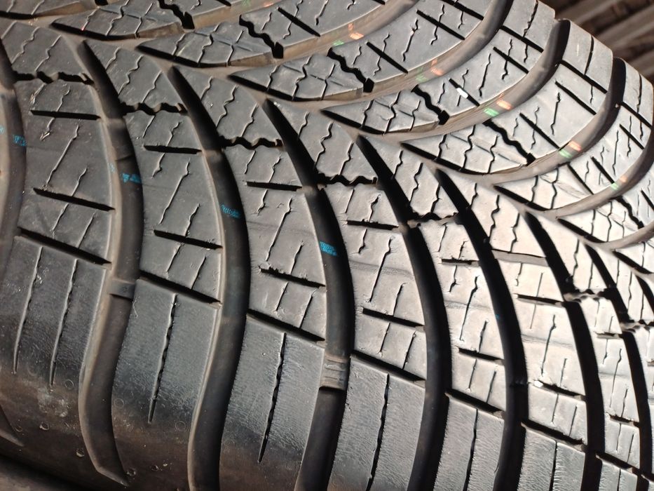 Гуми 215/65/16 Гудиар