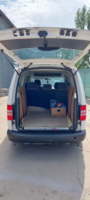 VW Caddy Maxi 1.6 TDI 2012 – Schimb cu camionetă 7 locuri + basculă