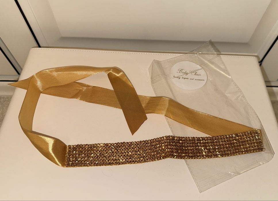 Choker auriu cu strasuri/ pietricele stralucitoare