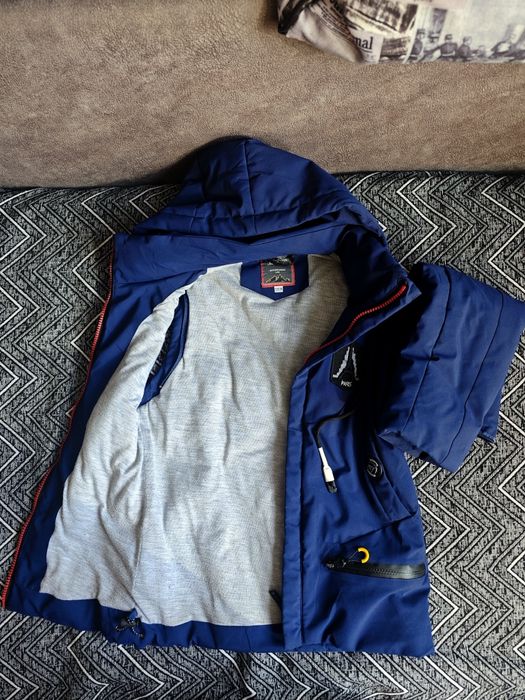 Весенняя куртка на мальчика