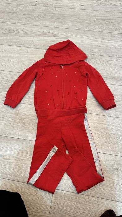 Продается комбинезон для девочек 74 размер…