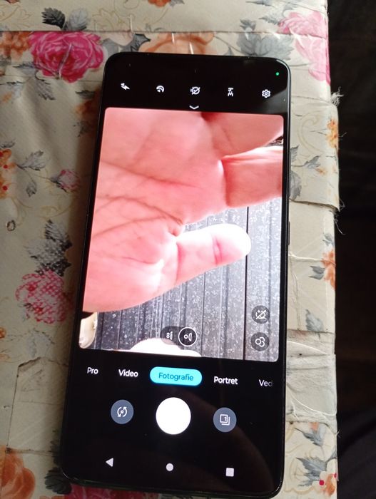 Vând tel Motorola G72