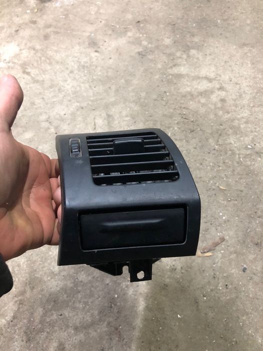 Продам дефлектор панели левый Лексус рх 300,330,350