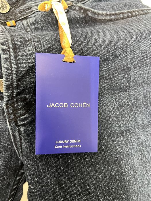 Нов модел дънки JACOB COHEN. Налична пълна серия от31ви до 40ти размер