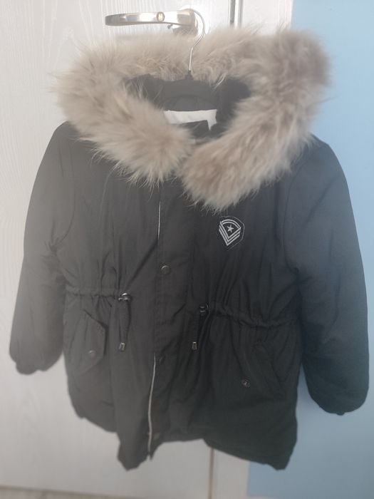 Детска парка с яка от естествена кожа