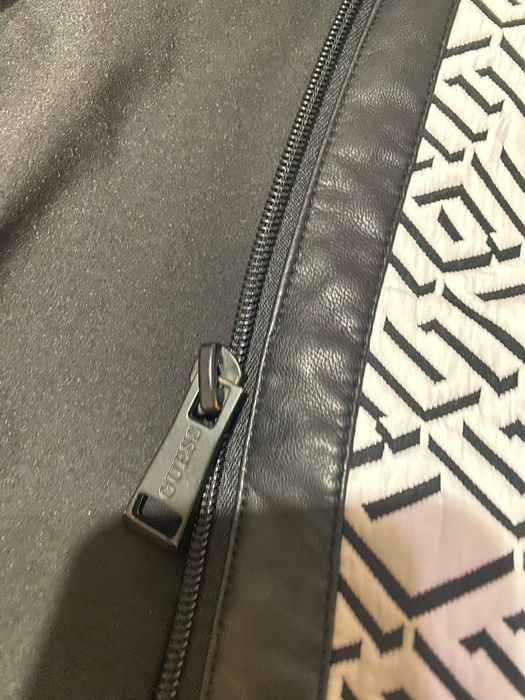 Дамско яке GUESS