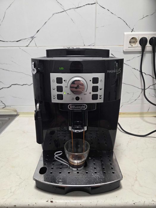 Espressor Automat DeLonghi Magnifica S ECAM 22.110.B Aparat cu Cafea Boabe