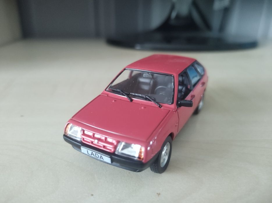 Разни модели 1:43