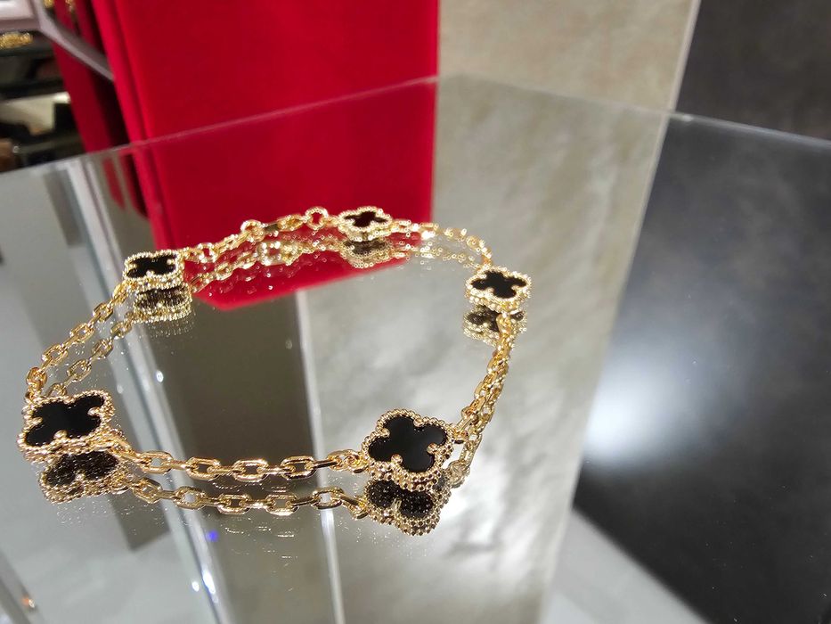 Van Cleef & Arpels VCA Rose Onyx 5 Motifs Sweet Alhambra Дамска Гривна