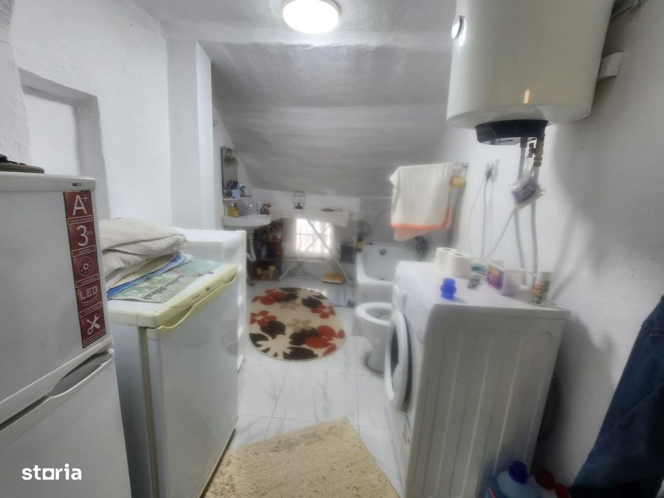 Casa cu 2 camere in Margineni