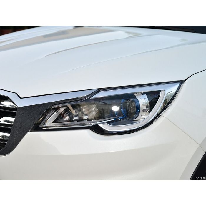 Стекла фар jetour x70