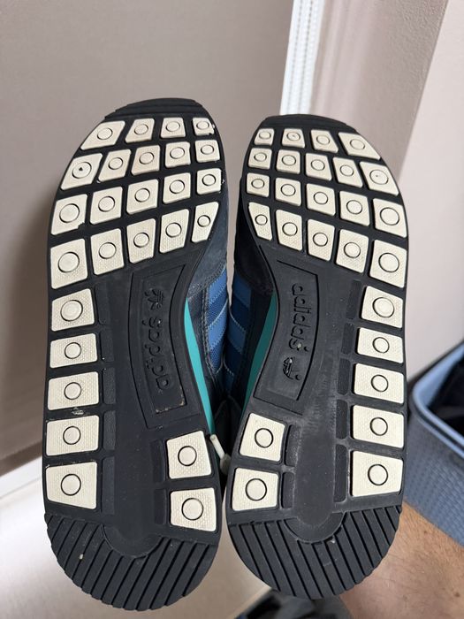 pantofi ADIDAS marimea 42-2/3