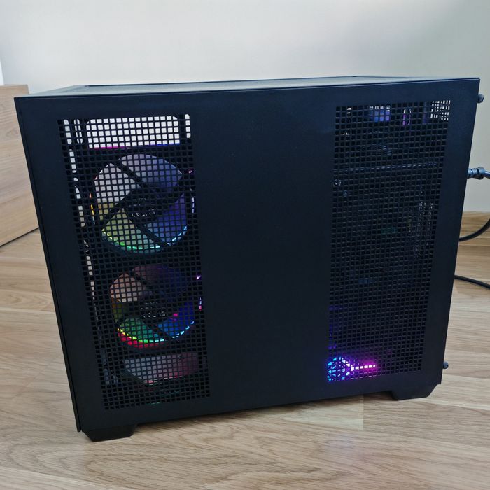 Гейминг компютър  R5 3600, RX6700XT, 2TB, 16GB RAM