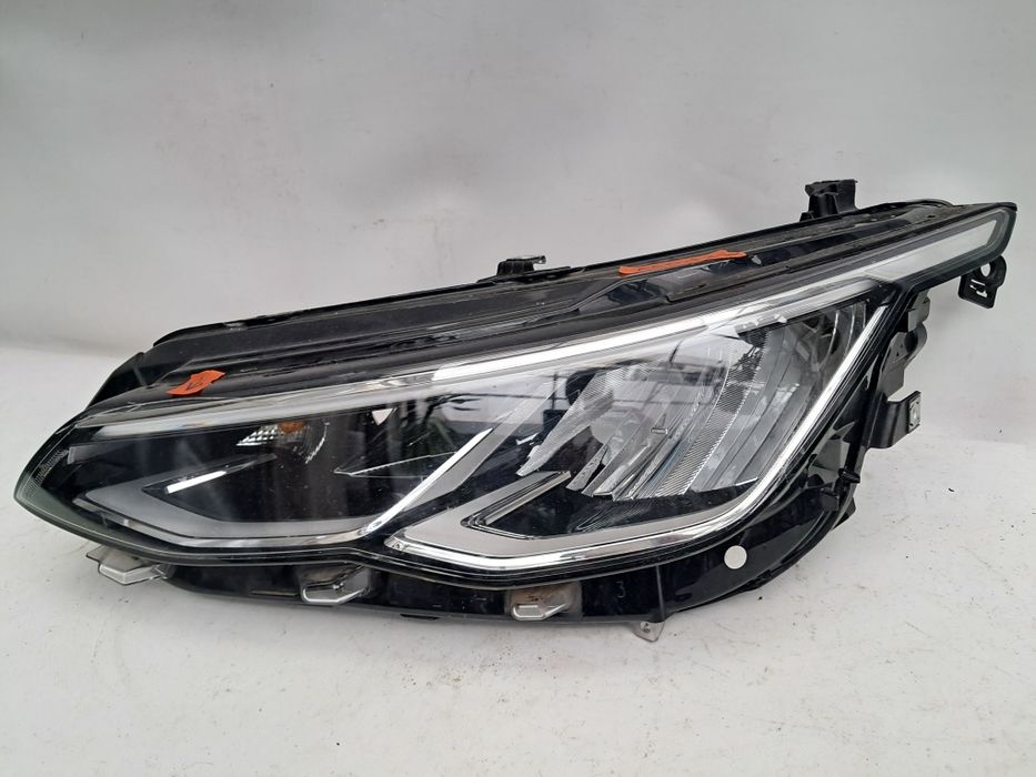 Фар Vw Golf 8 лав