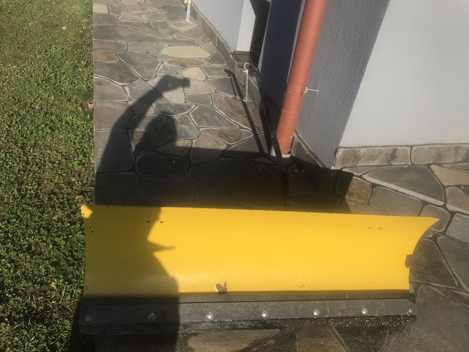 Vând lama zăpada ATV