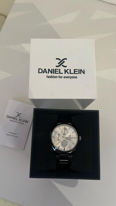 Часы кварцевые оригинал