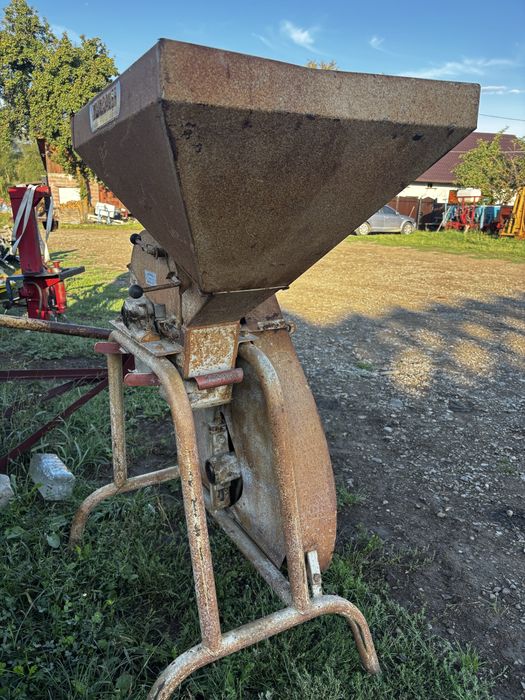 Moara invincibile dupa tractor
