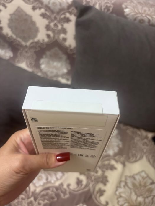 Продам абсолютно новый телефон. В упаковке.
