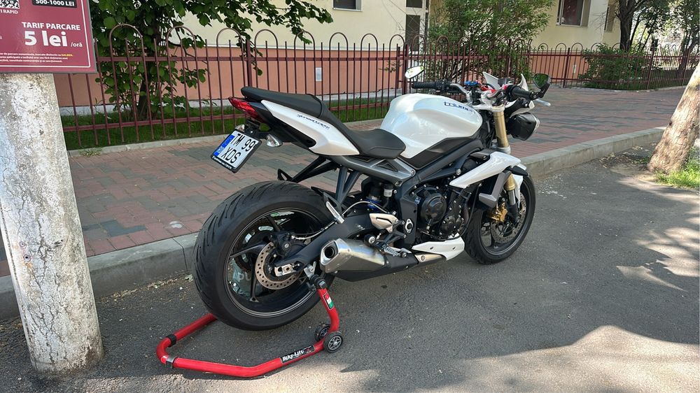 Triumph Street Triple 675 – 2013 – Naked sport, 3 cilindri