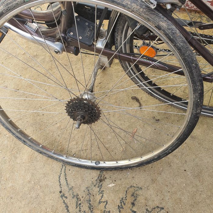 Vând biciclete și diverse.