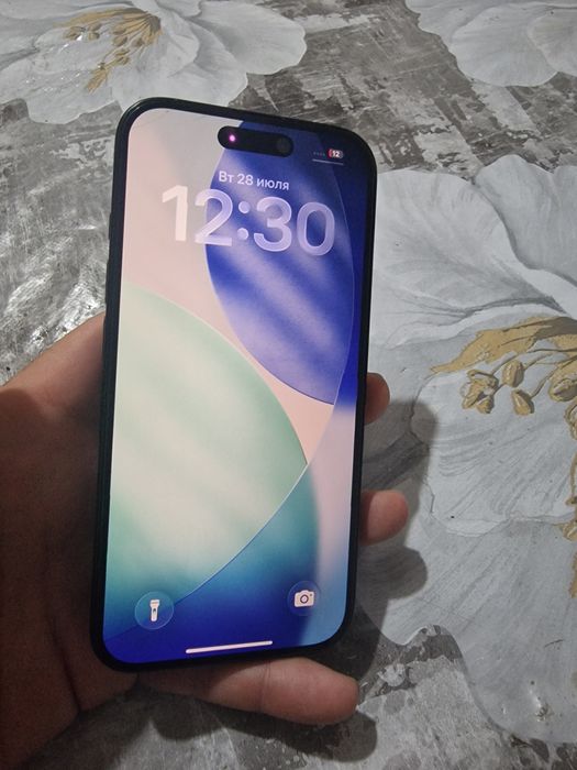 IPhone.   16  128