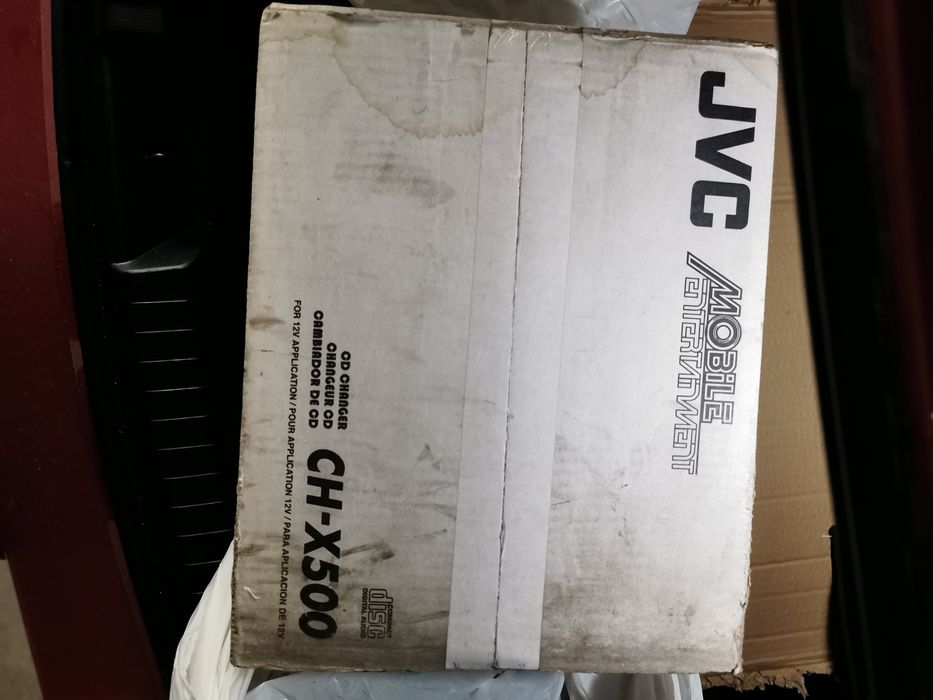 Vând magazie de CD-uri auto JVC