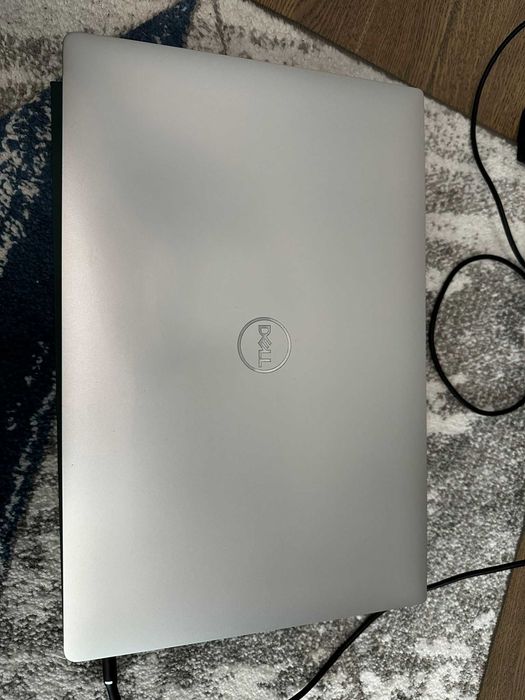 Laptops DELL XPS 15 7590, i7-9750H, 16 GB RAM, 1 TB SSD, TouchScreen - TouchPad stricat