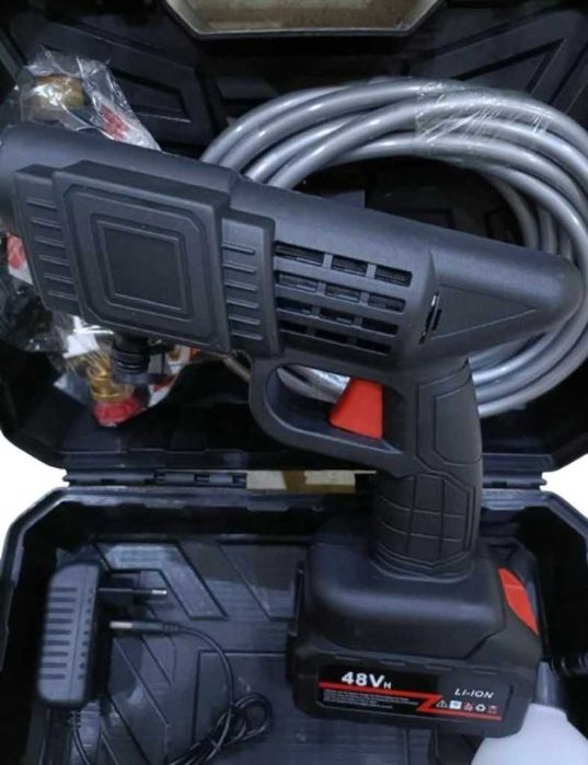 Акумулаторна водоструйка с 2 батерии – 48V