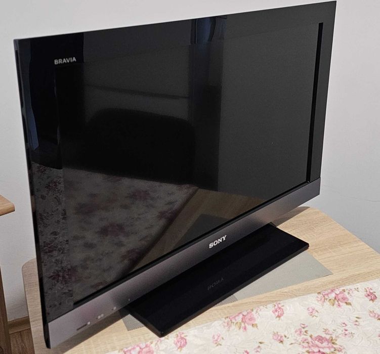 Продавам 32" телевизор Sony Bravia (KDL-32EX500 / NX500)