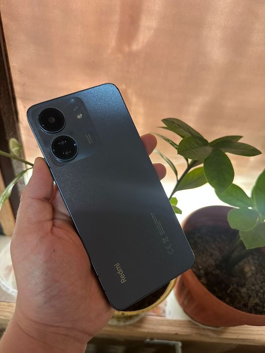 В продаже Redmi 13c.