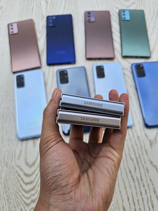 Samsung Galaxy Z Flip 6 (5G). OzU 12/256 GB. Garantya bor. Ime o'tkan