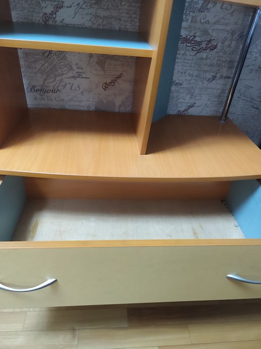 Продам шкаф с полками