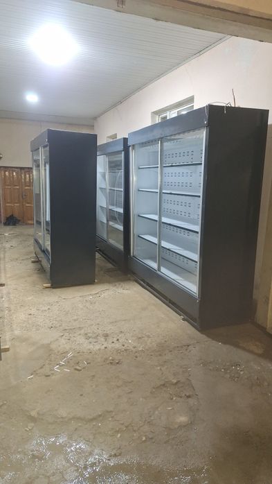 Продаются витиринный холодильники