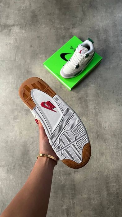 Намаление Air Jordan 4 Retro SB Pine Green