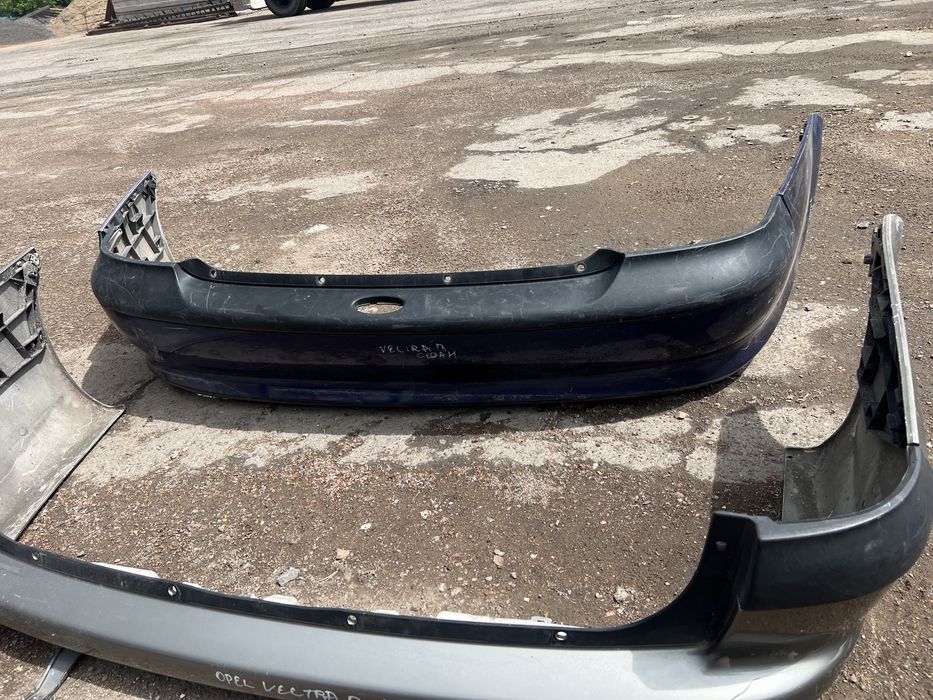 Задний бампер Опель вектра В седан универсал оригинал