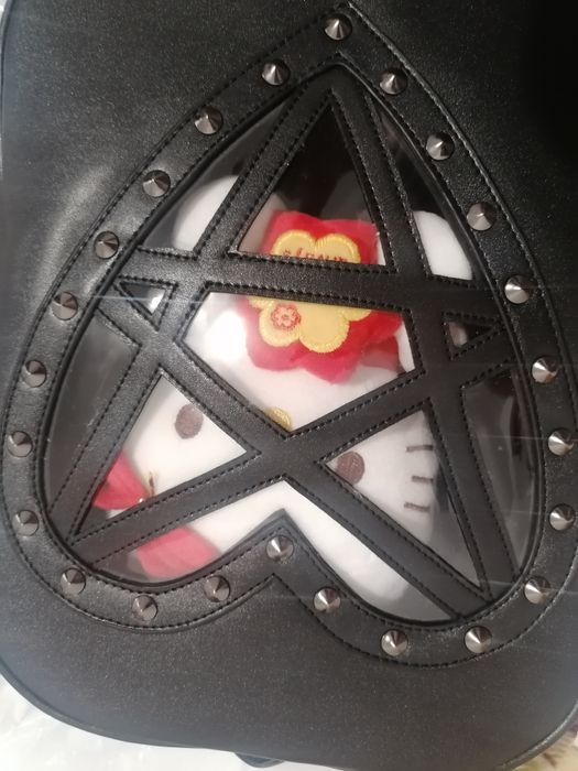 Черна готик раница heartagram