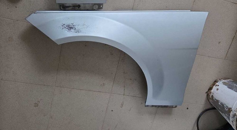 Преден капак,  предни калници и капак за двигател w204