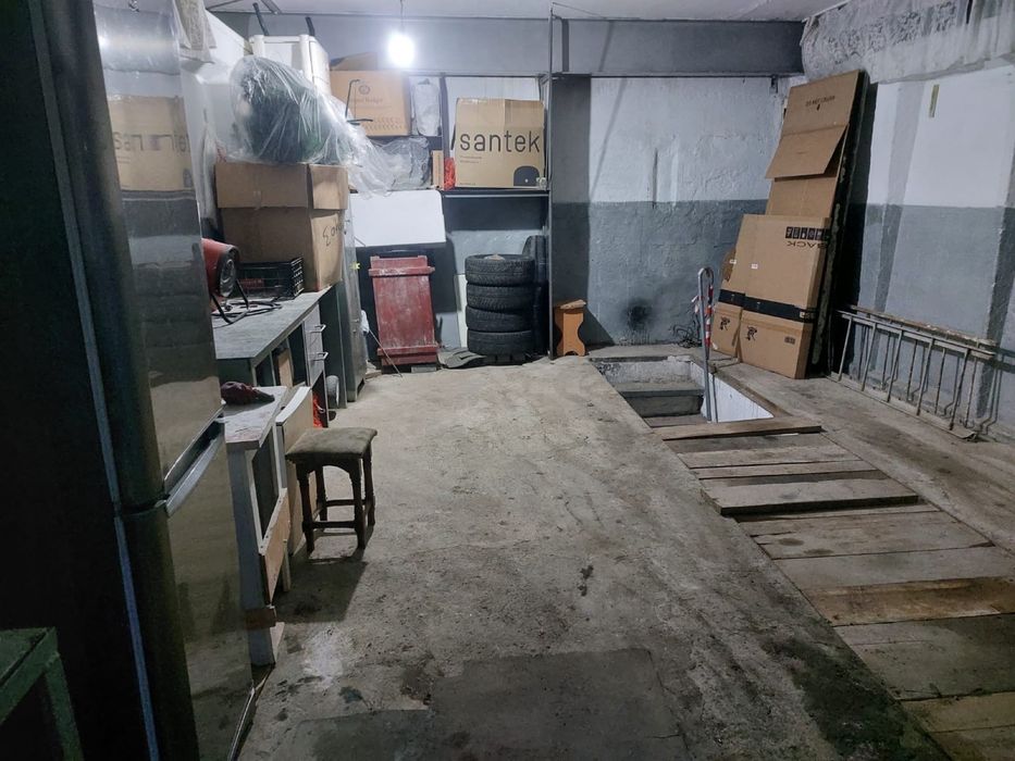 Сдам гараж в центре