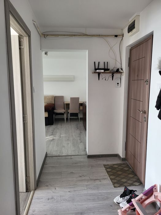Inchiriez apartament cu 3 camere