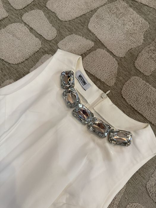 Платье бренда Moschino