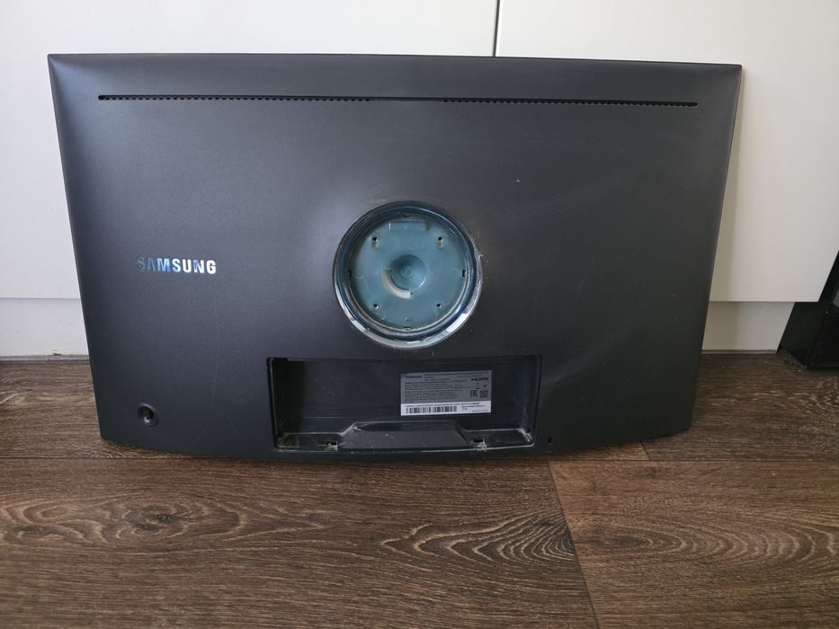 Монитор Samsung LC27HG70QQIXCI