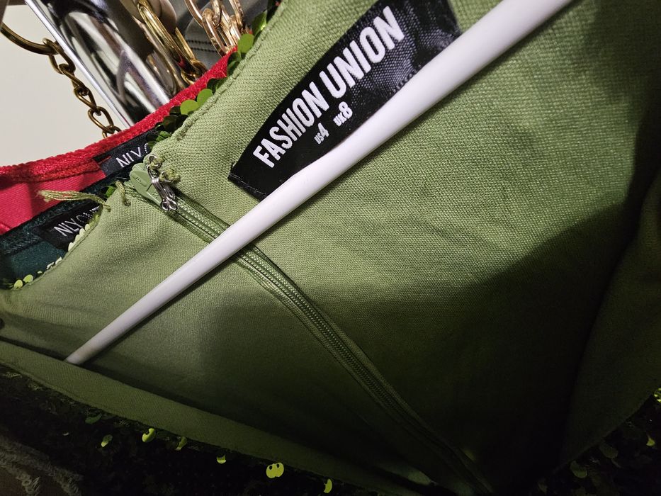 Рокля fashion nova