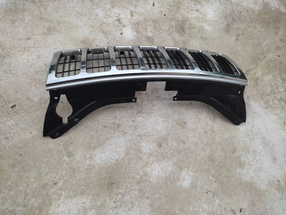 Grila centrala Jeep Grand Cherokee WK