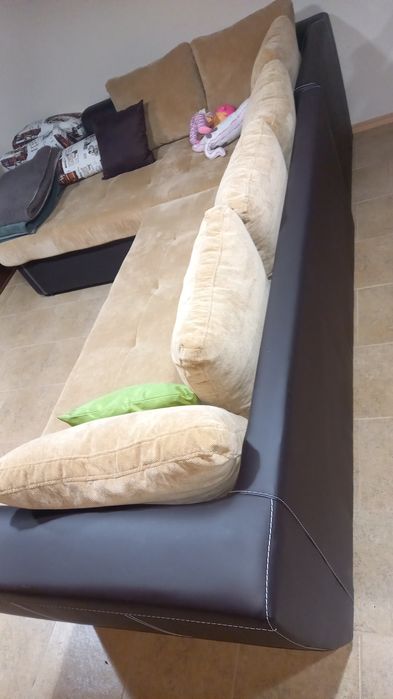 Диван чисто нов купен е и не е ползван