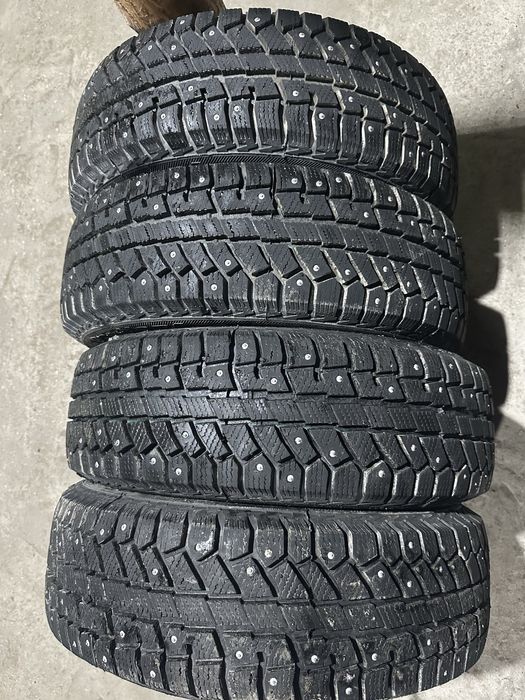Продам зимние шины 195/65 15