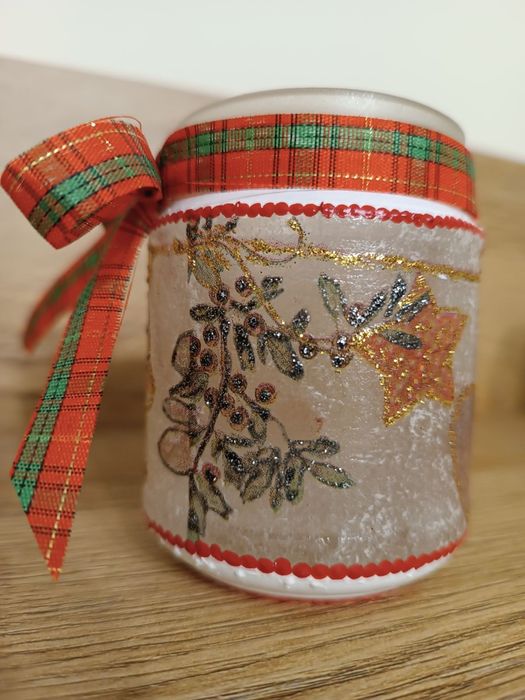 Коледни свещници и коледни бутилки